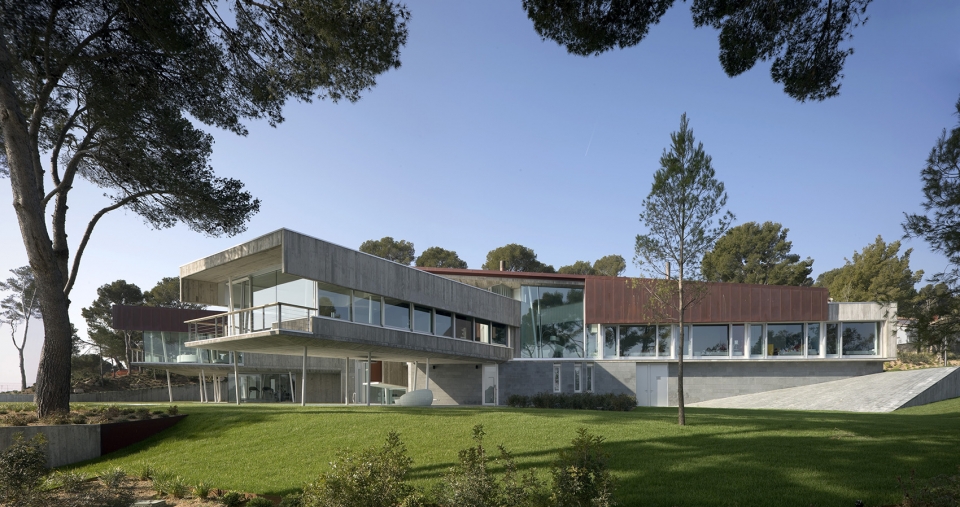 五口之家西班牙夏日住宅,与大海相邻的景观盛宴-7