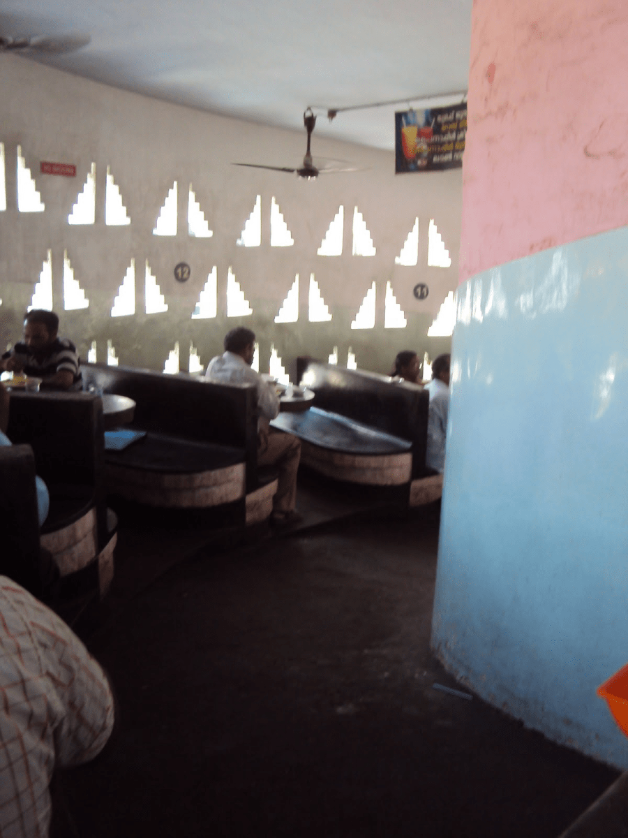 印度咖啡屋（Indian Coffee House）丨印度特里凡得琅丨劳里·贝克（Laurie Baker）-37