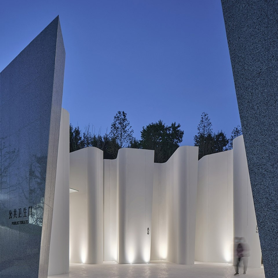 中国阿图尔村隐藏在峡谷中的公共卫生间丨GN Architects-14