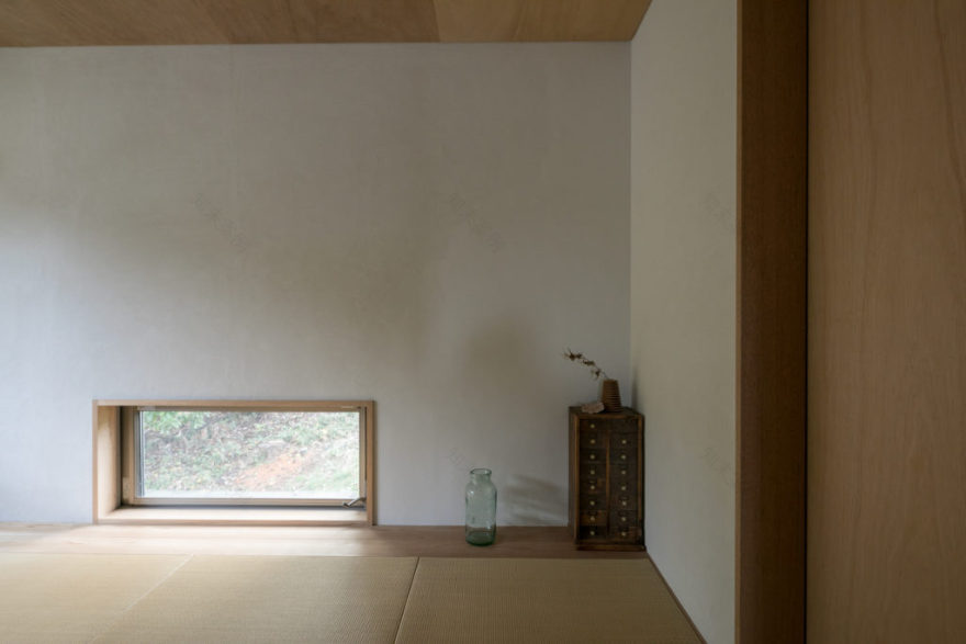 吹き抜けを家の中心に作るあたたかな自然素材の家に『shizen』の器が映える | Style of Life | 100%LiFE-13