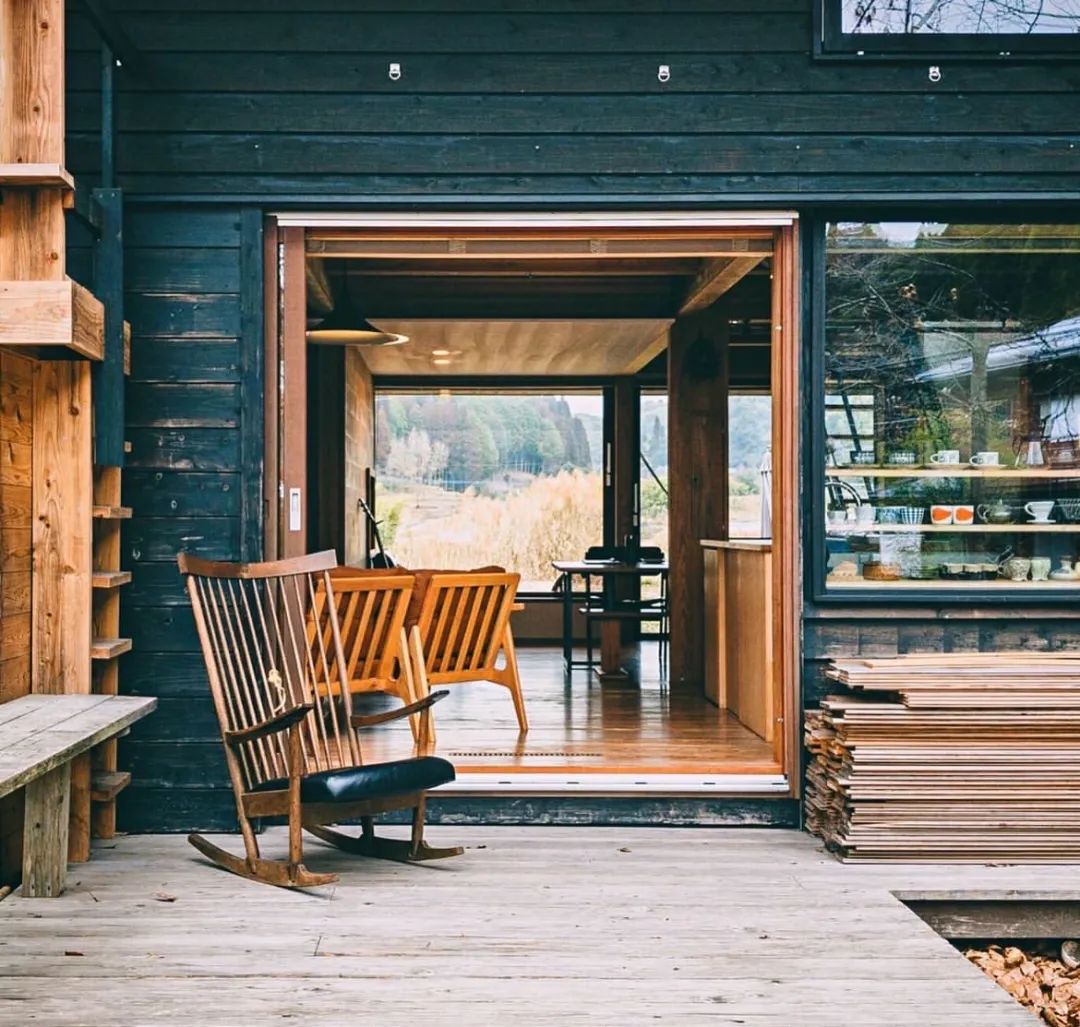 三胎家庭住进深山10年，人均6㎡卧室，却坐拥整片山林-117