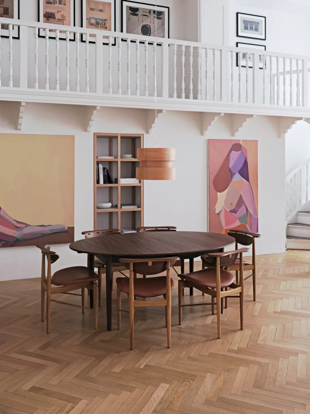 Finn Juhl 设计的奢华银桌-30