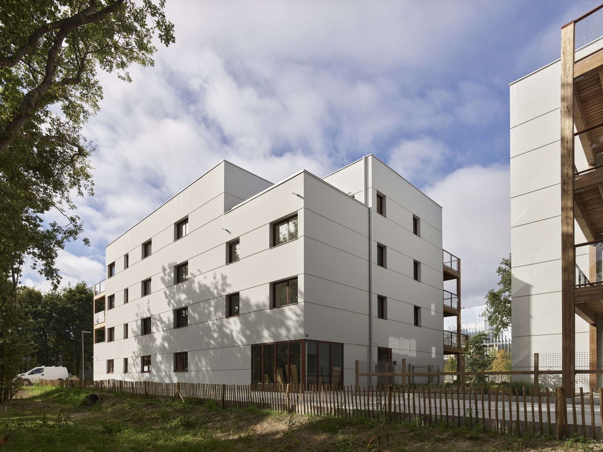 45 Housing Units in Nantes / a/LTA-17