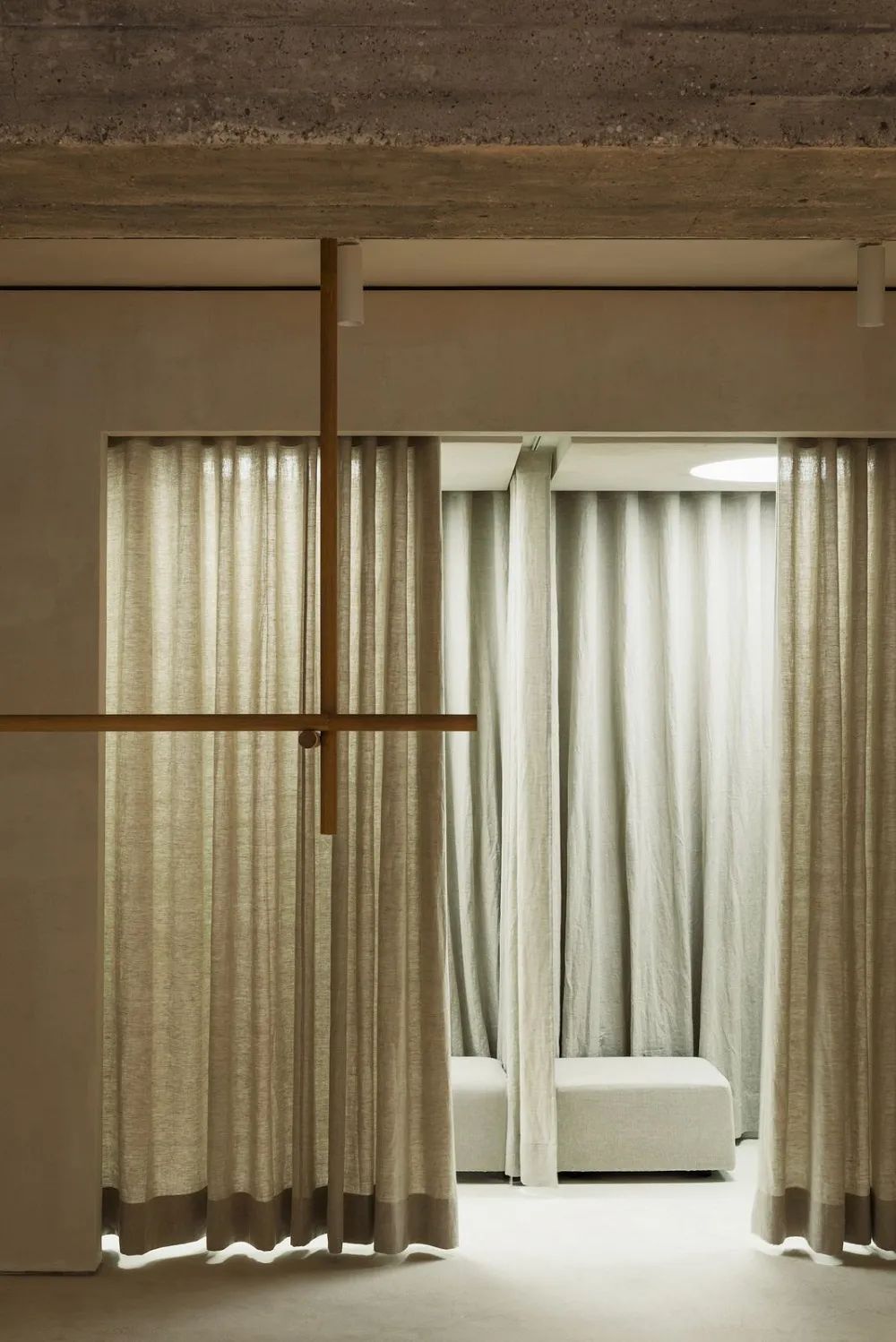 维也纳 NEHERA 女装空间设计丨奥地利维也纳丨Jan Nehera-10