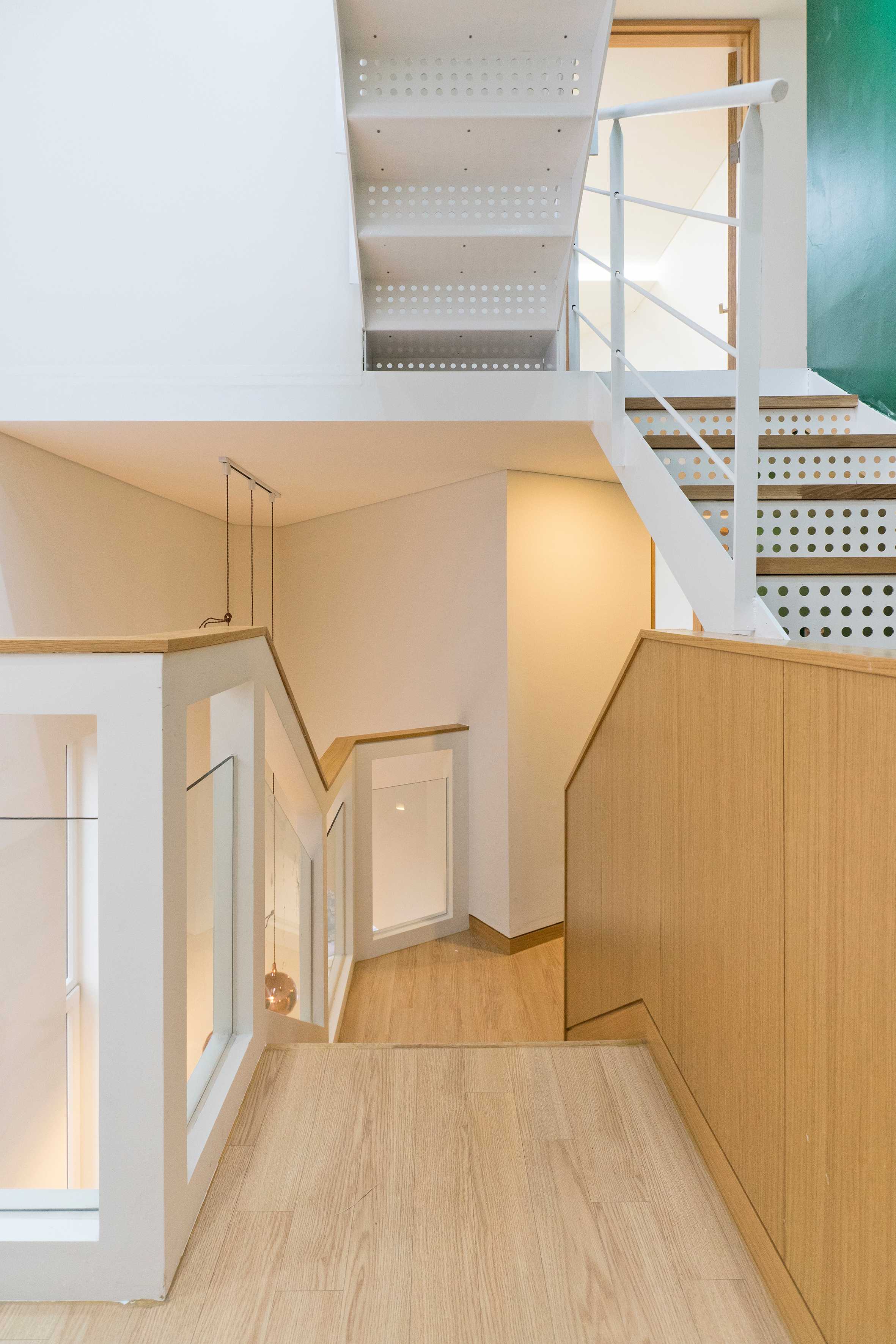 首尔“楼梯之家” | 灵活多变的住宅设计-23