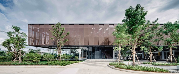 泰国 AOMO 仓库办公楼,创新双层皮肤设计-11