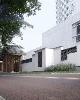 一线之园 | 成都均隆滨河路围墙改造设计