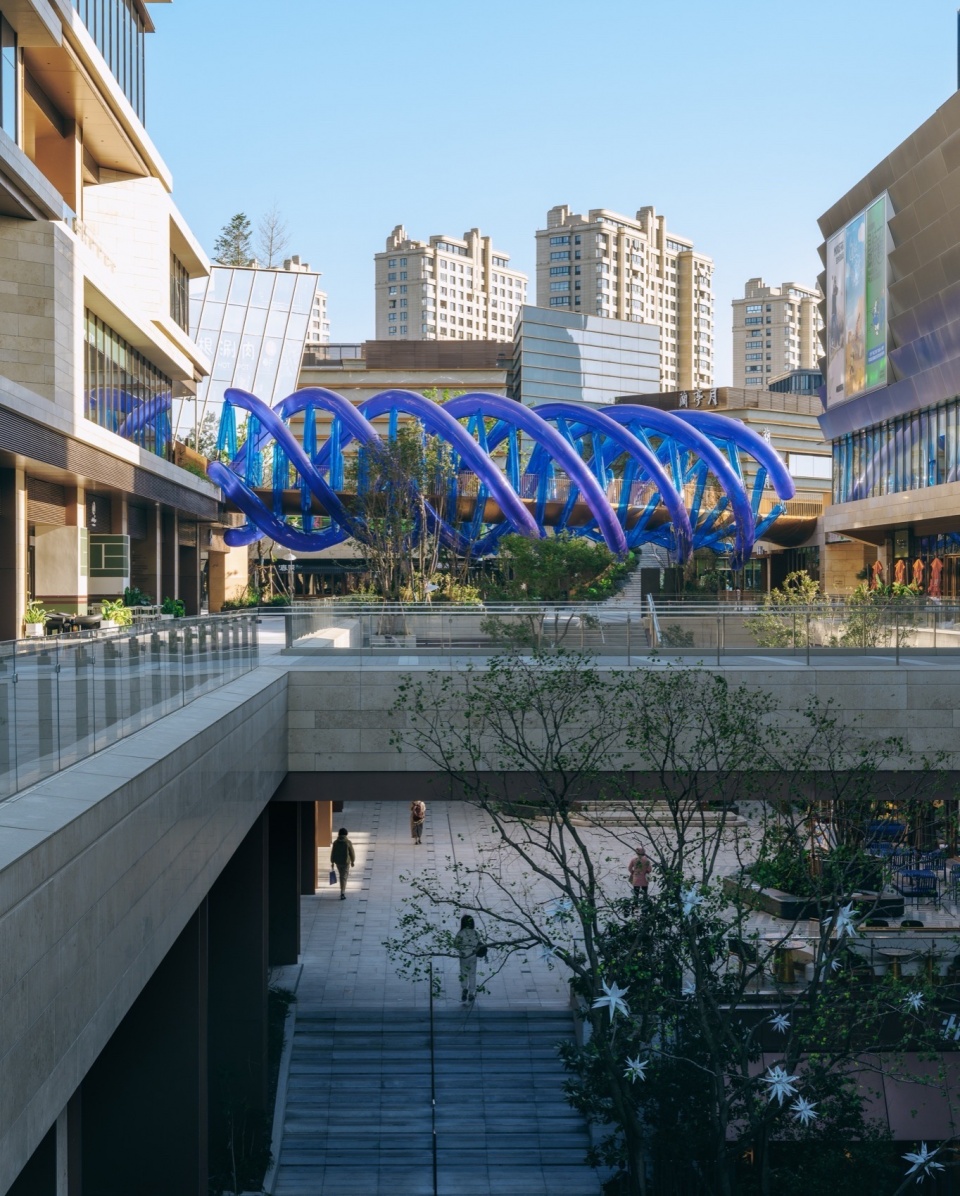 旋膜廊桥和六角金星丨中国上海丨众建筑,众建筑&友谊万岁-26