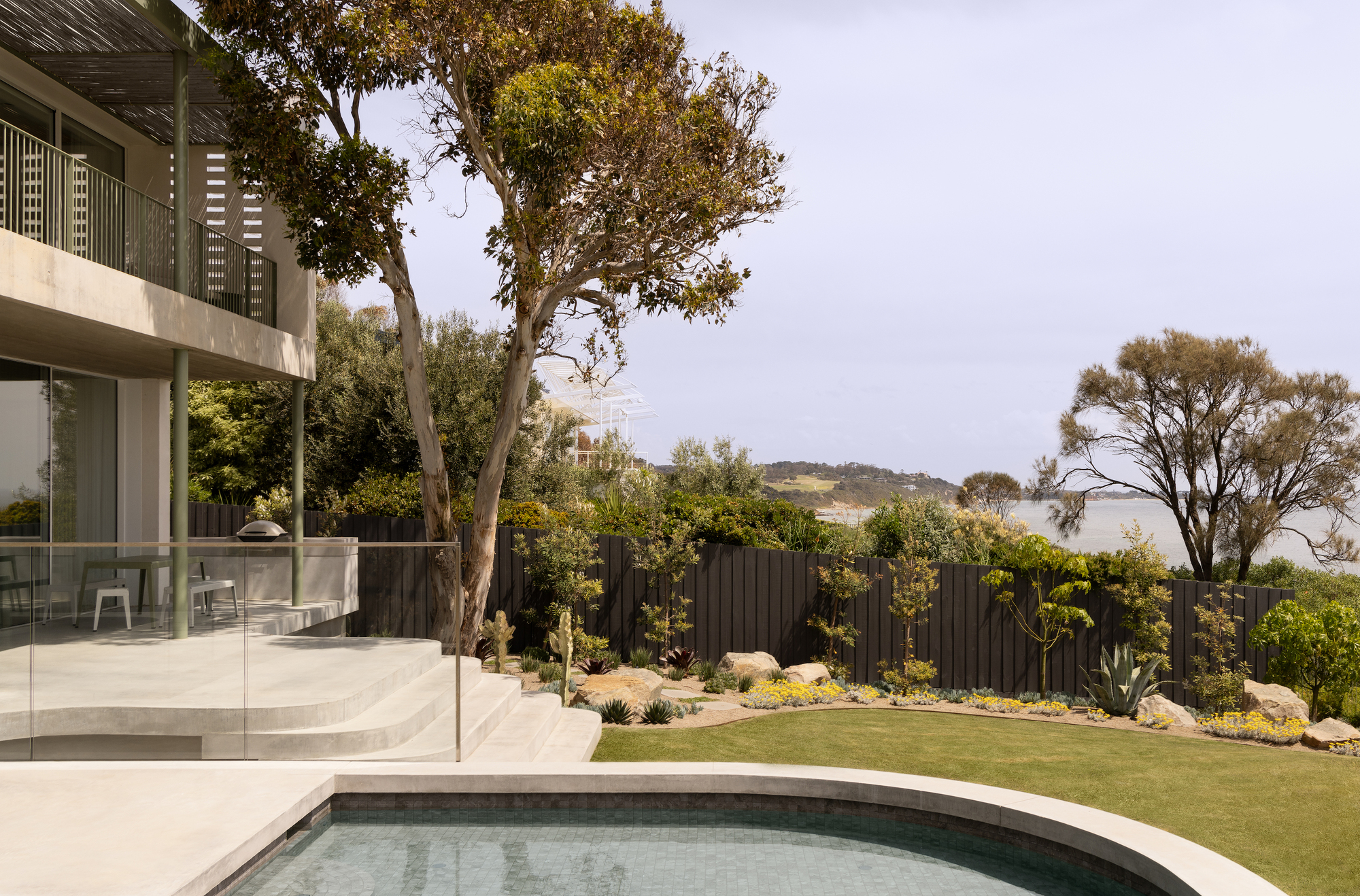 Horizon House    / InForm-47