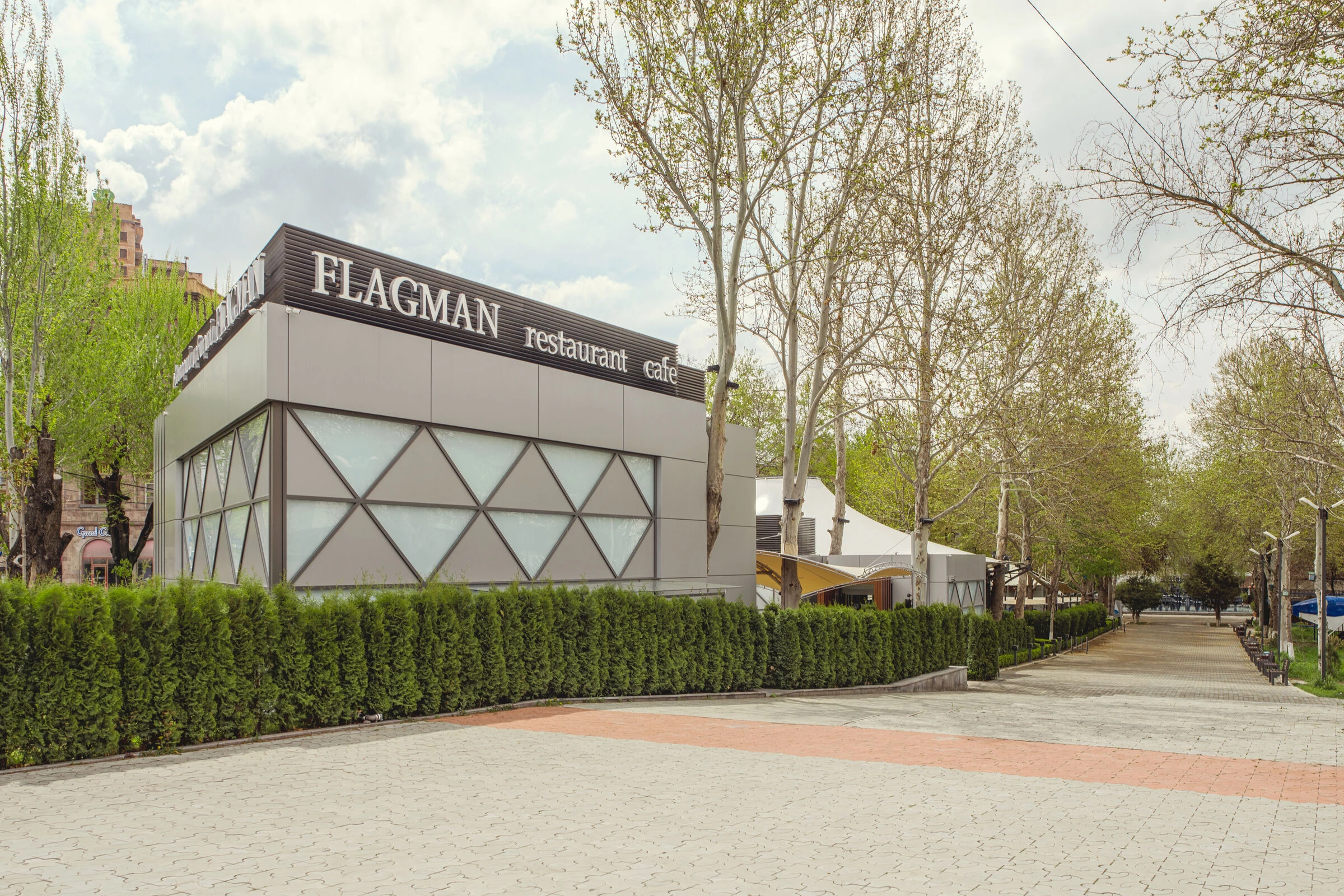 亚美尼亚“旗帜”餐厅丨GDG-32