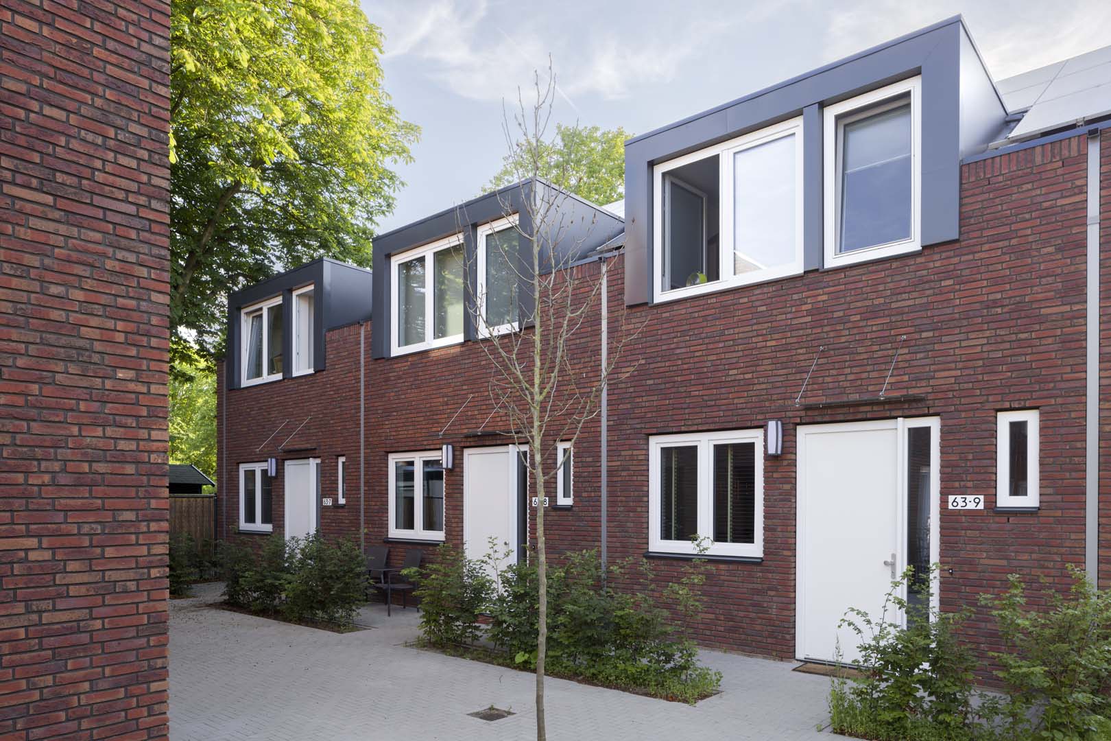 尤特法斯养老公寓（乌得勒支省新伊嫩市）注：Woonhof常见可理解为养老公寓等居住场所相关，Jutphaas是具体名称，Nieuwegein是荷兰乌得勒支省的一个城市新伊嫩市 这里按专业准确唯一原则结合常见理解给出此翻译 -5