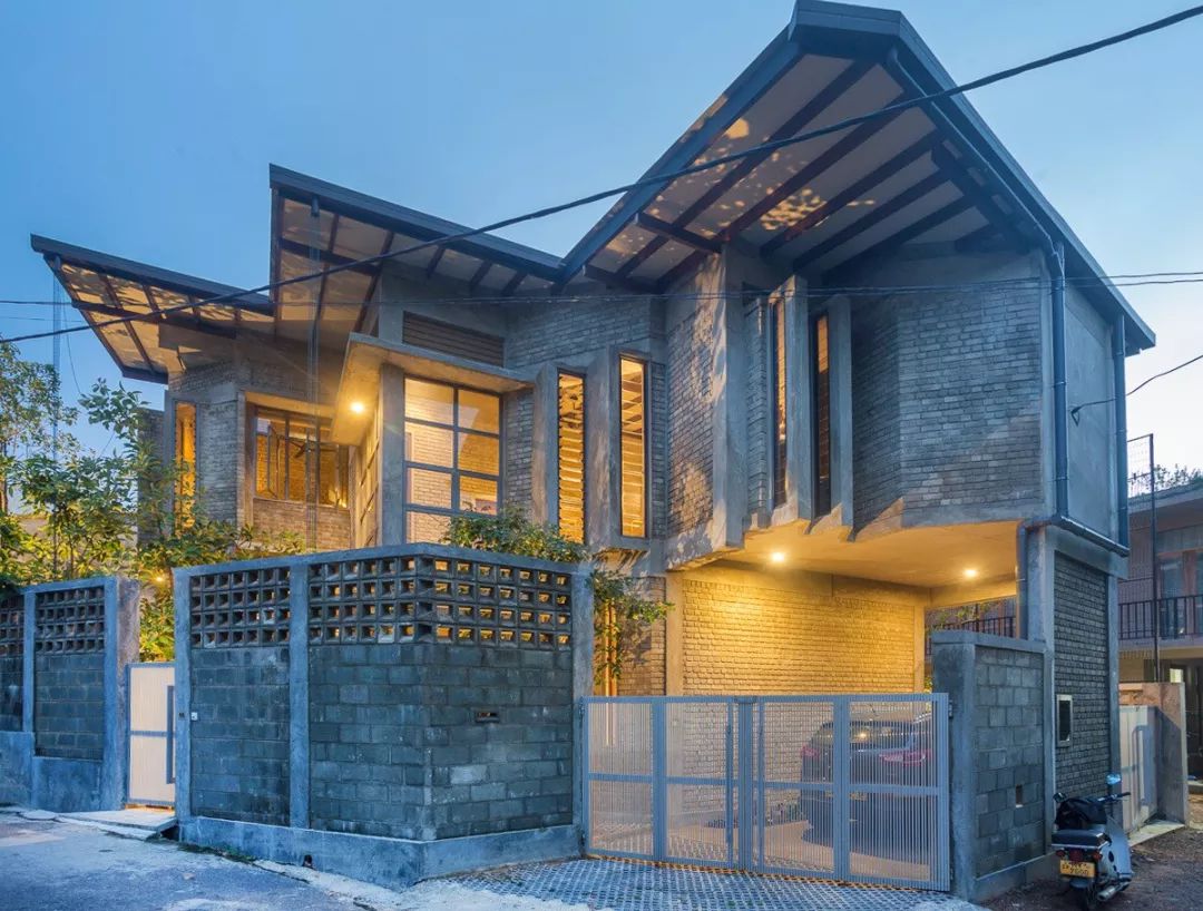 水泥“宝塔”住宅,简约中性之美-12