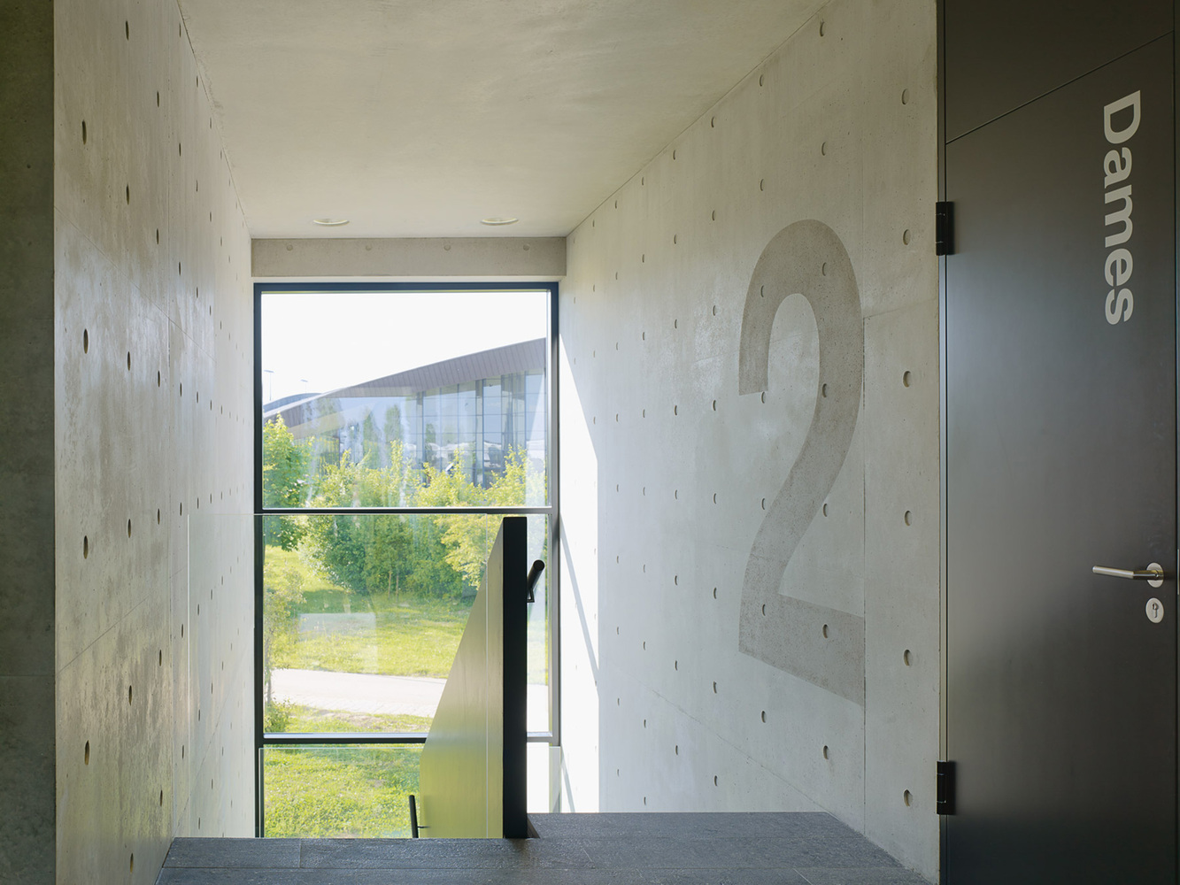 Luxembourg 办公大楼,工业风与混凝土美学完美结合-22