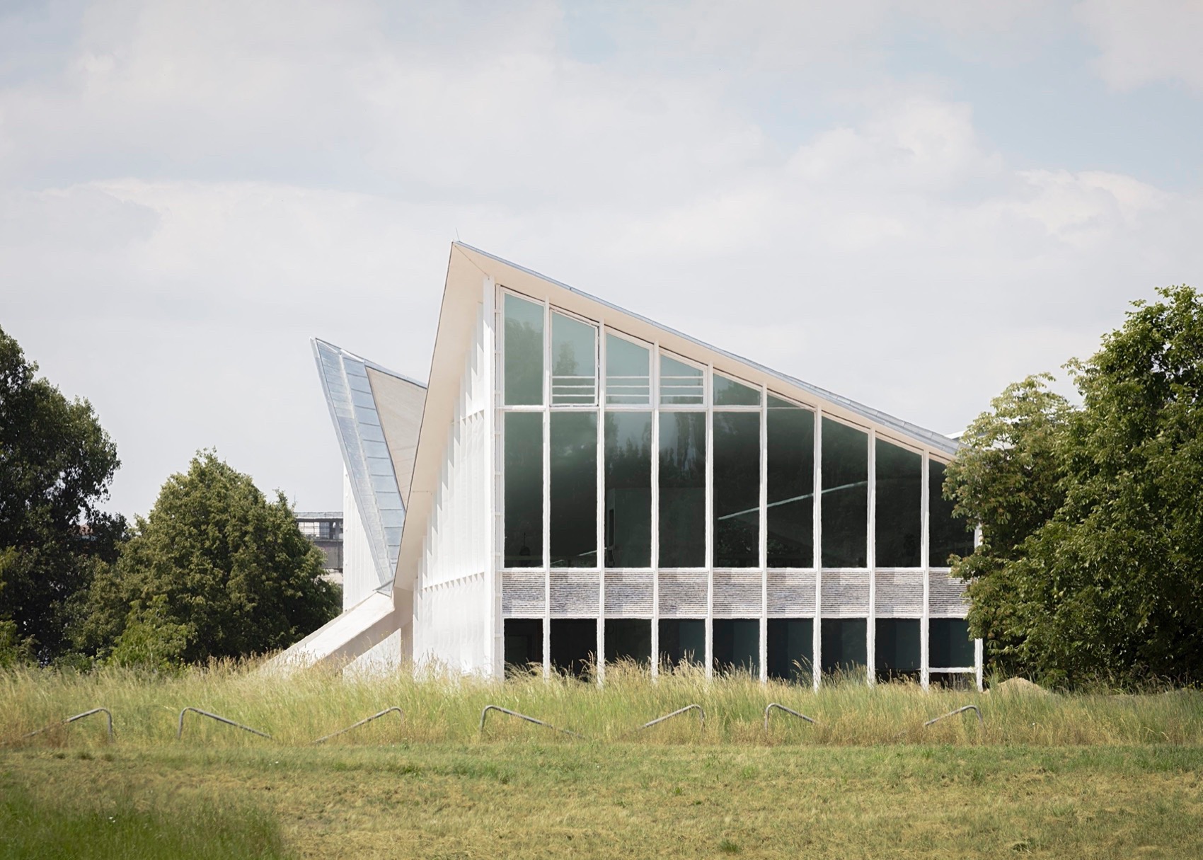 马格德堡双曲面壳体屋顶建筑丨德国马格德堡丨gmp-14