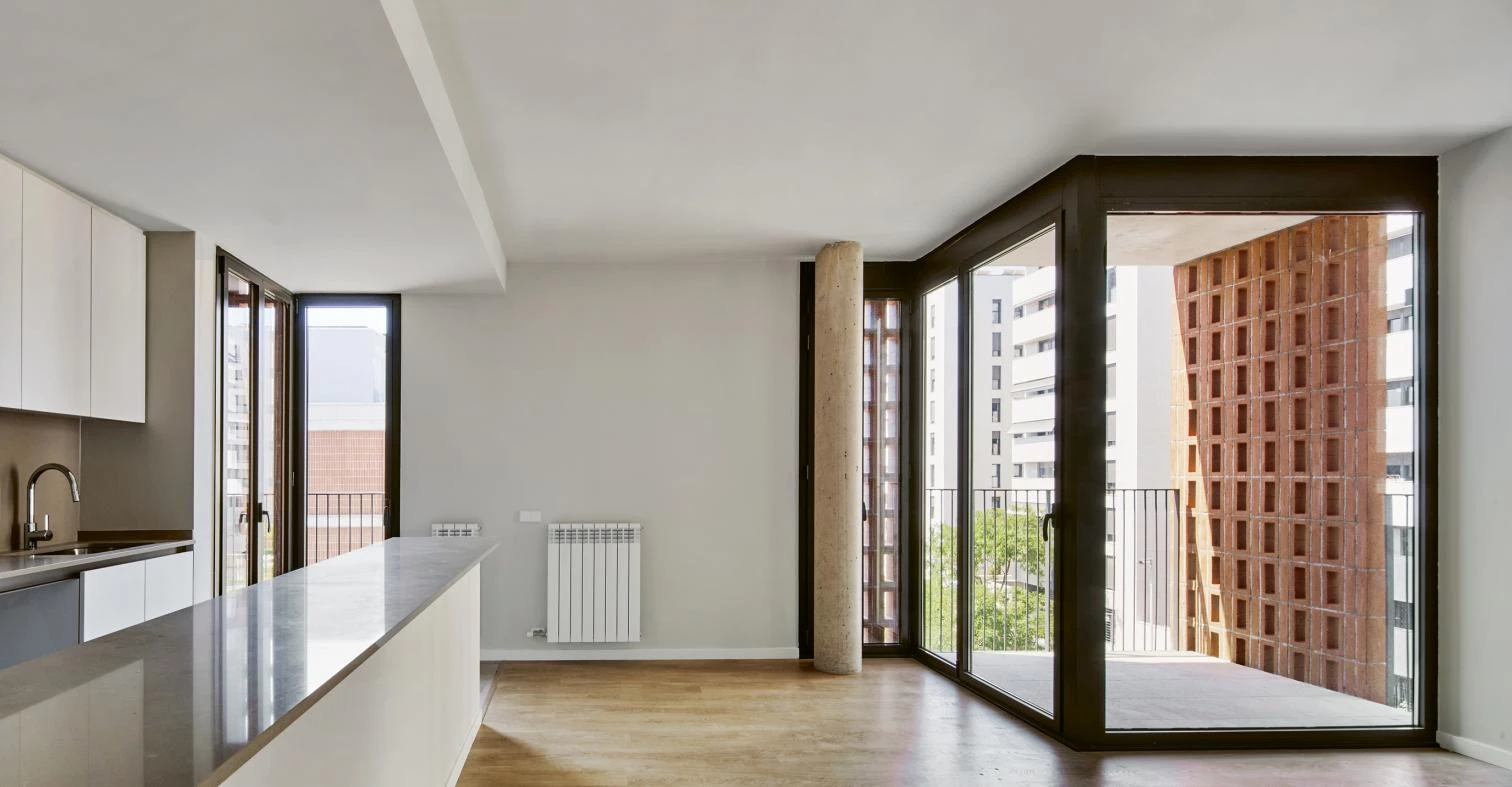 巴塞罗那公路住宅丨西班牙巴塞罗那-9