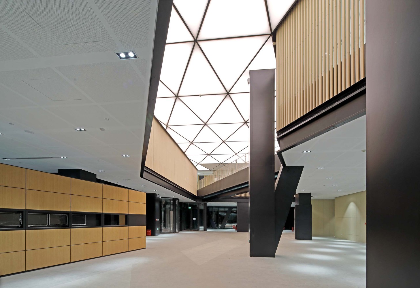 城市更新中的多功能办公空间——CADG 创新科研示范中心-52