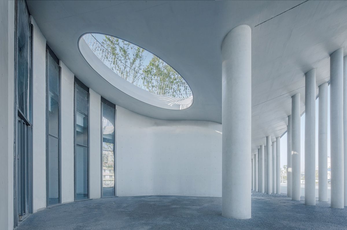 南京路和平纪念碑-13