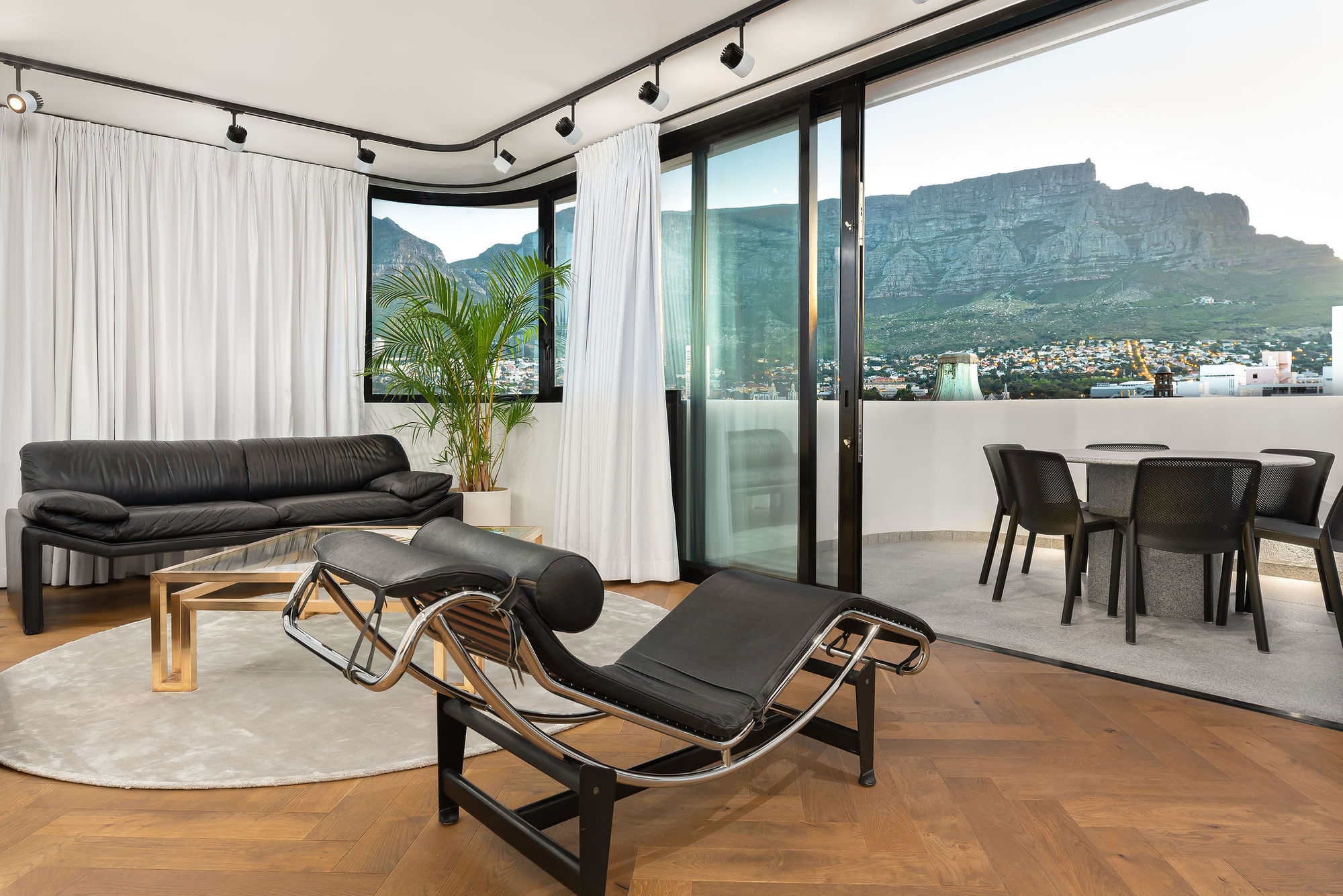 Tuynhuys Apartment Building / Robert Silke & Partners-23