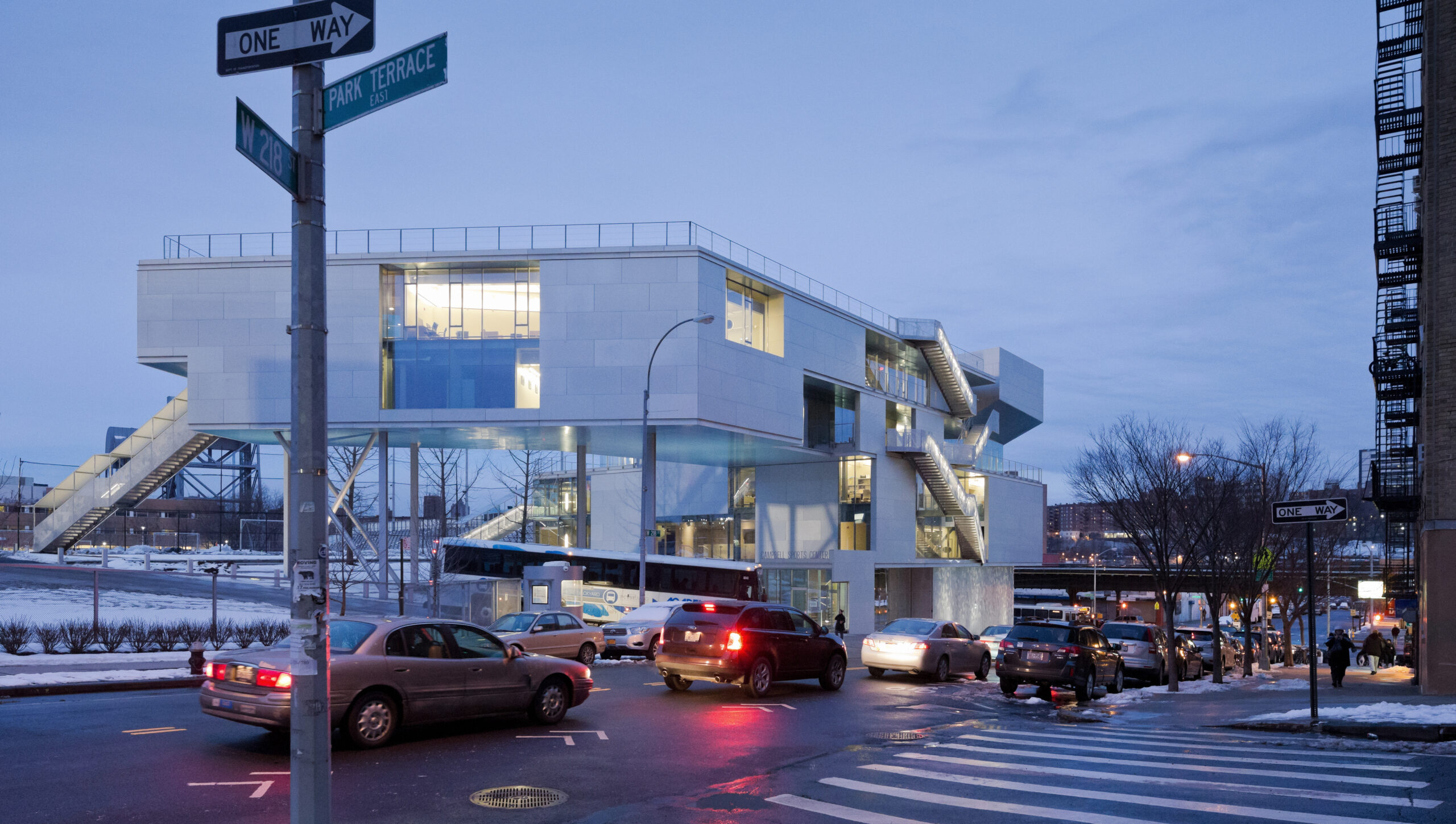 STEVEN HOLL ARCHITECTS - Campbell Sports Center, Columbia University-5