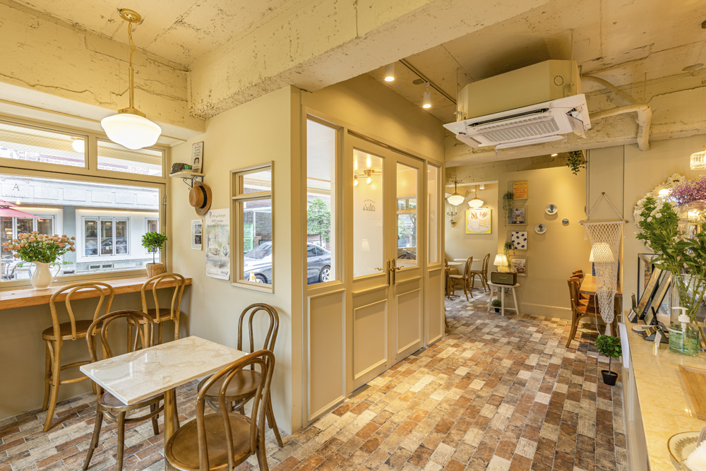 欧式家庭氛围的 30 平米蛋糕店设计-4