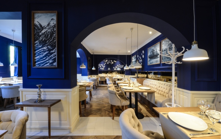 由 Yellow Office Architecture 设计的 Mythos 餐厅,位于克拉约瓦——罗马尼亚-32