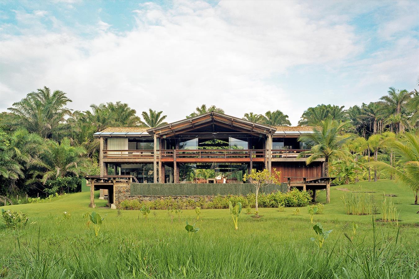 巴西 Itacaré 的绿色生态住宅 · Residência T·ai-1