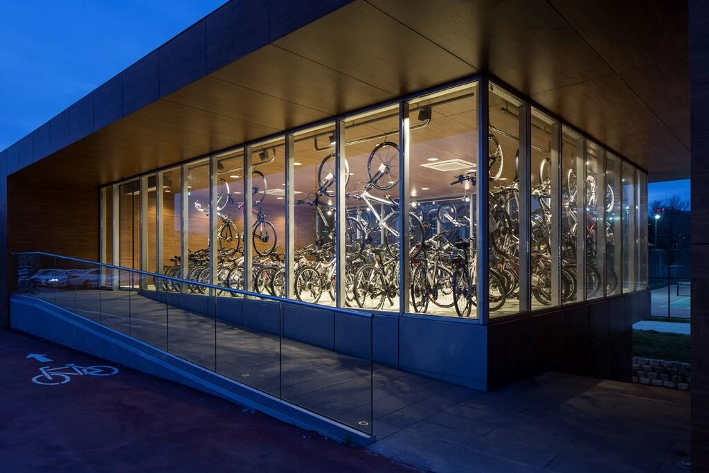 绿色校园规划中的自行车之家-20