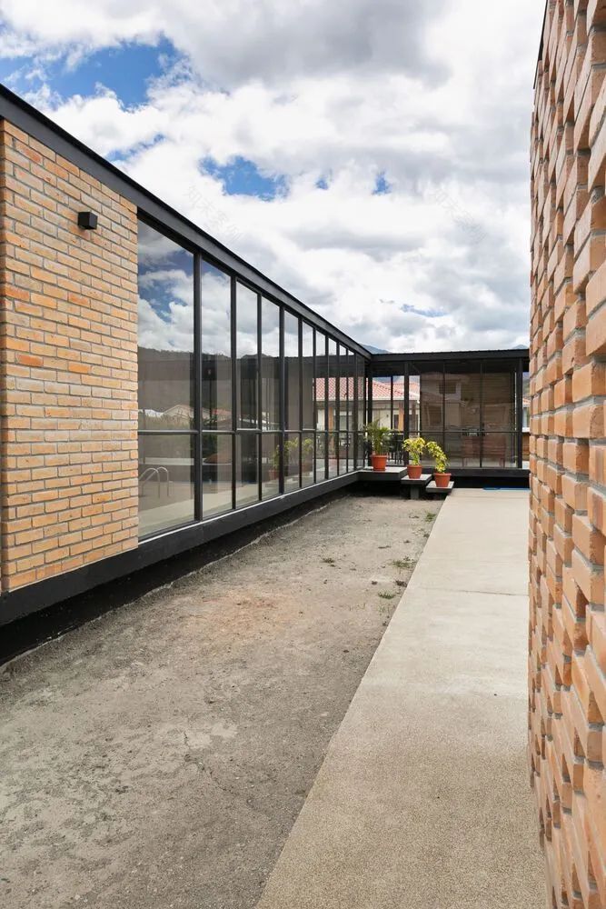 乡村民宿的钢构建筑艺术-13