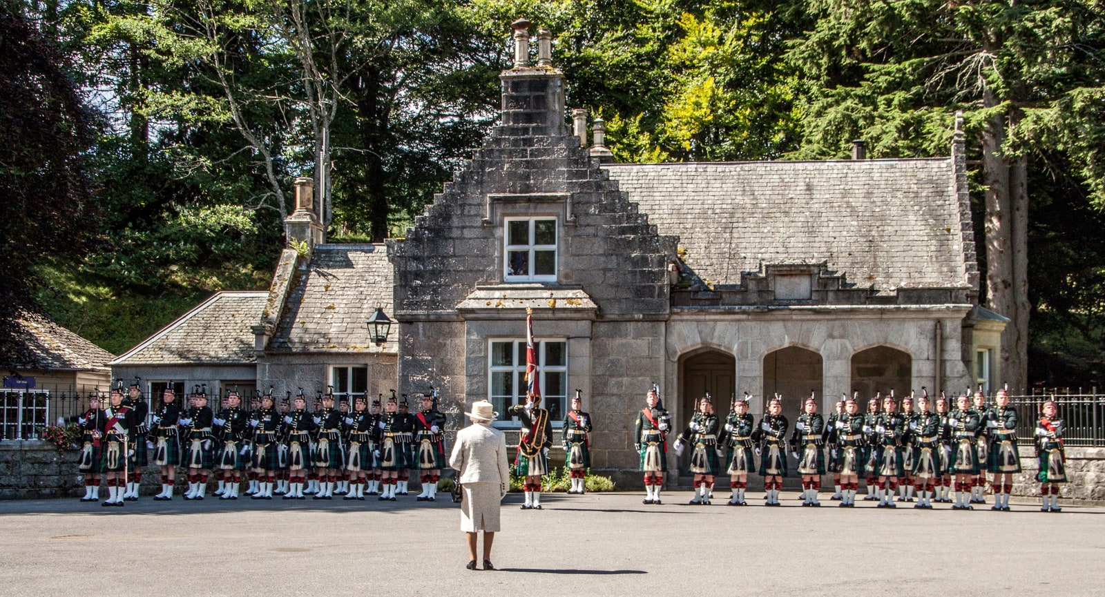 英国皇家宫殿开放住宿 | 体验皇室生活的机会来了-0