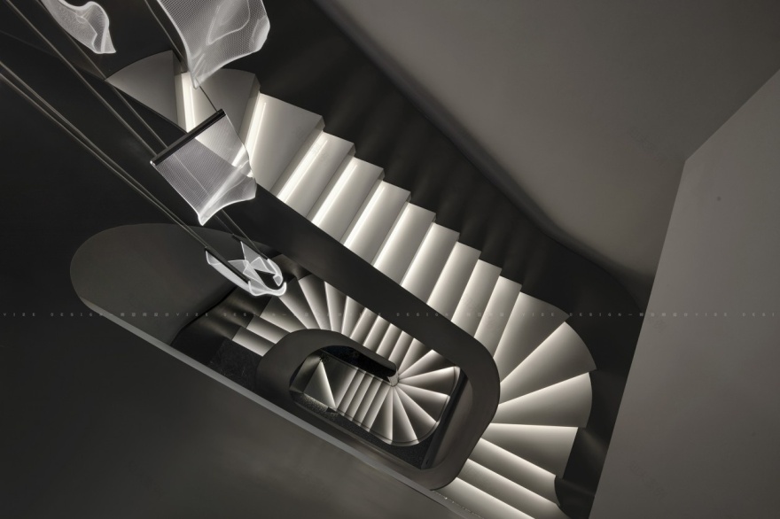 悬浮楼梯下的现代极简别墅设计丨中国杭州丨赵艺哲设计团队-0