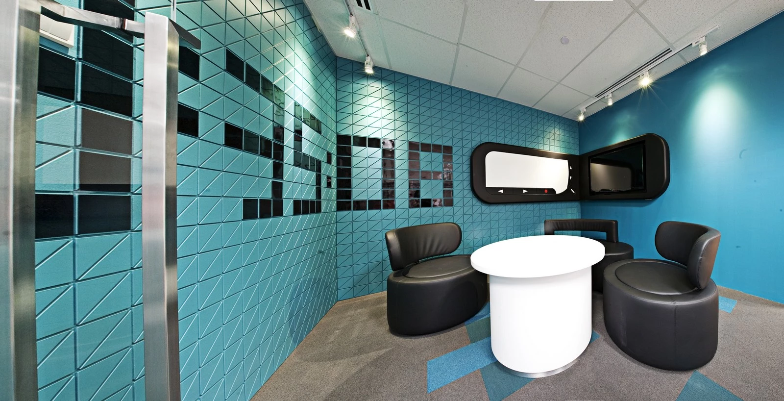 新加坡 SINGTEL 1688 中心·穿越时空的通讯历史室内设计-8