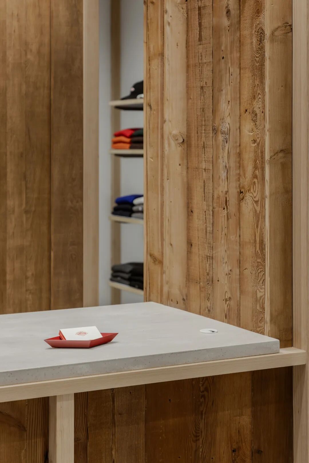 DANTON成田机场店|狭廊内的服装“工坊”-47