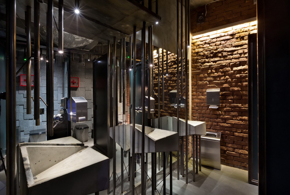 奥斯坦尼街垒酒吧 OSTANNYA BARYKADA / loft buro-52