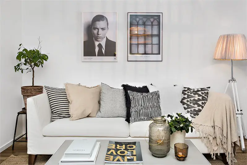 封闭阳台打造双重客厅，享受宁静阅读时光-1