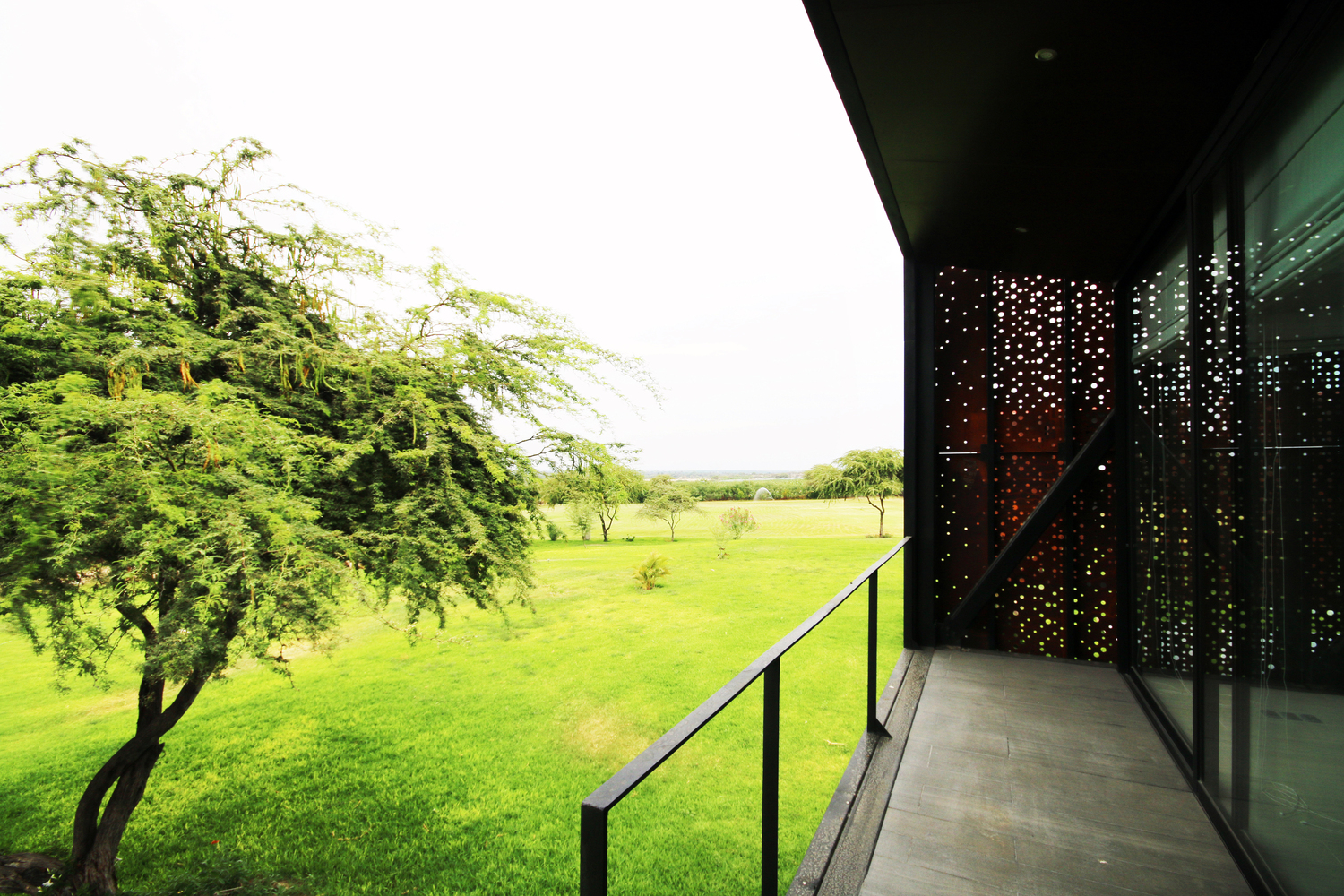 秘鲁北部沙漠中的马厩别墅-48