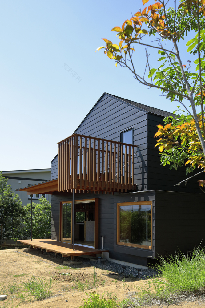 山梨县移居屋的温暖“边缘空间”-38