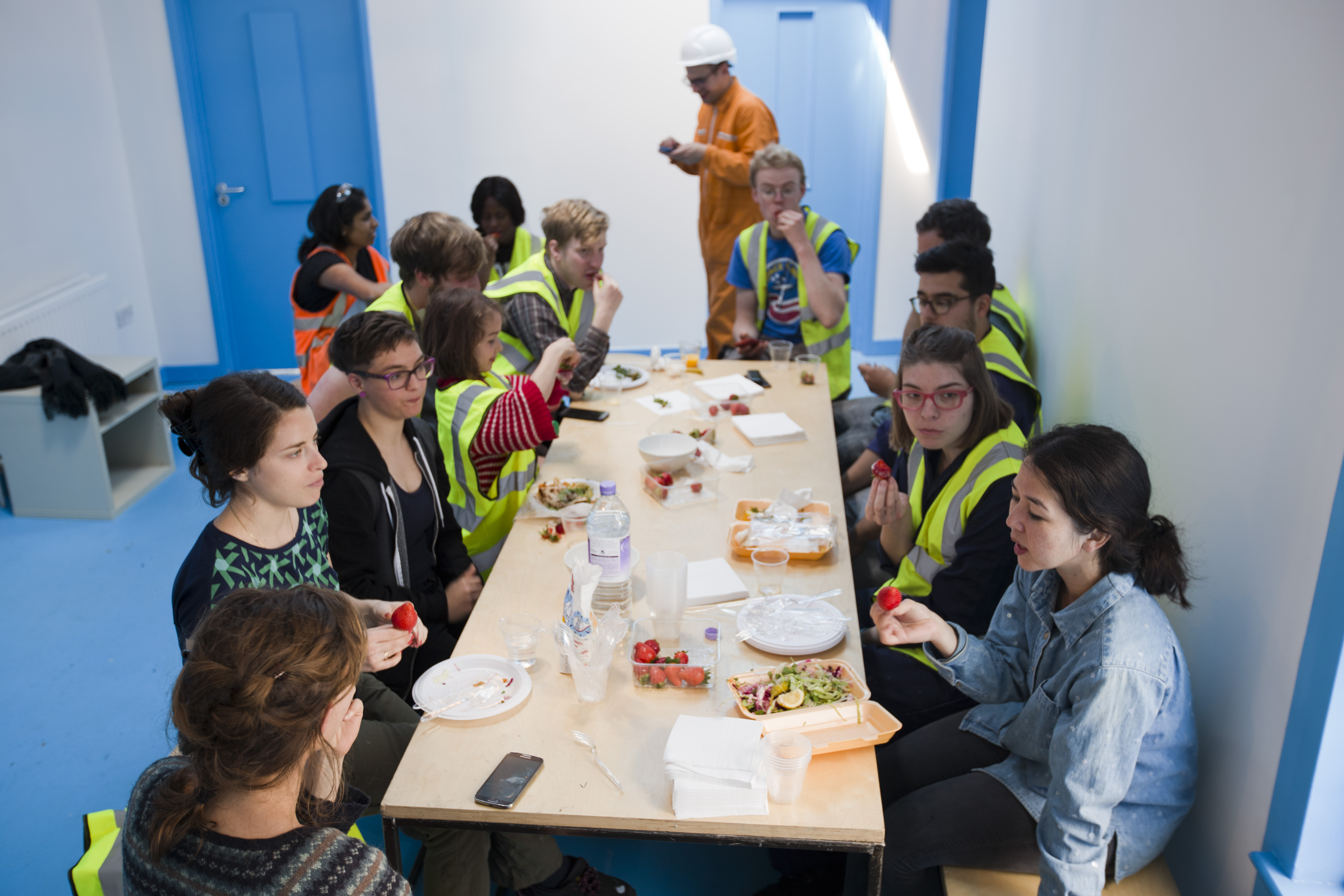 临时微型空间的创意变身 · Blue House Yard丨英国伦敦丨Jan Kattein Architects-21