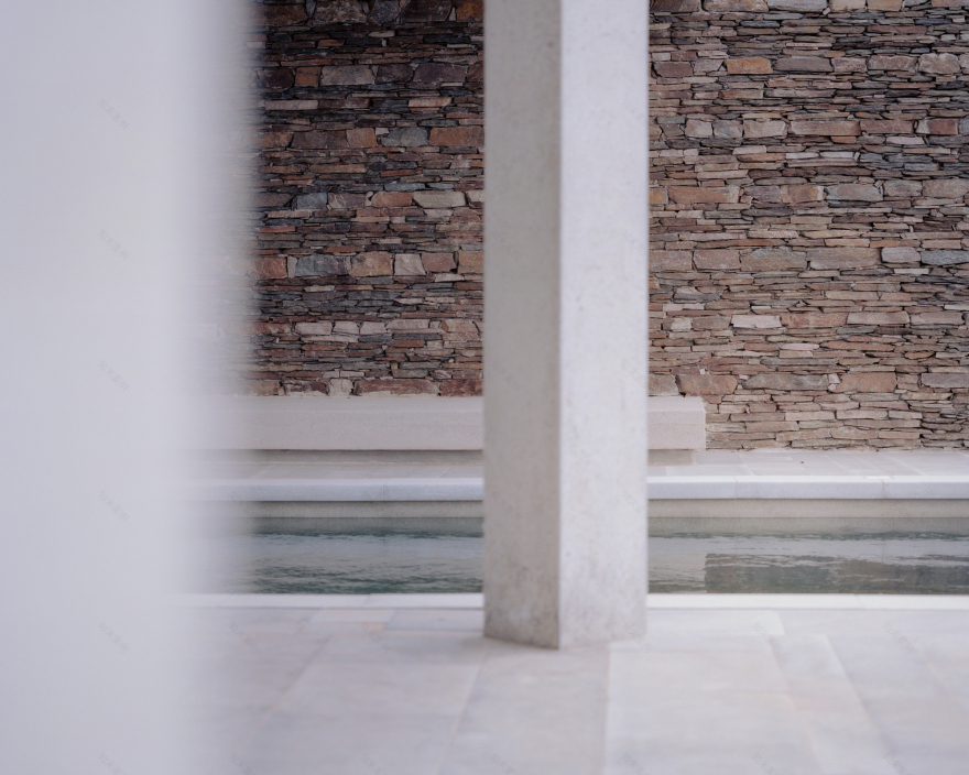 带花园的房子丨希腊丨OFFICE MUTO-36