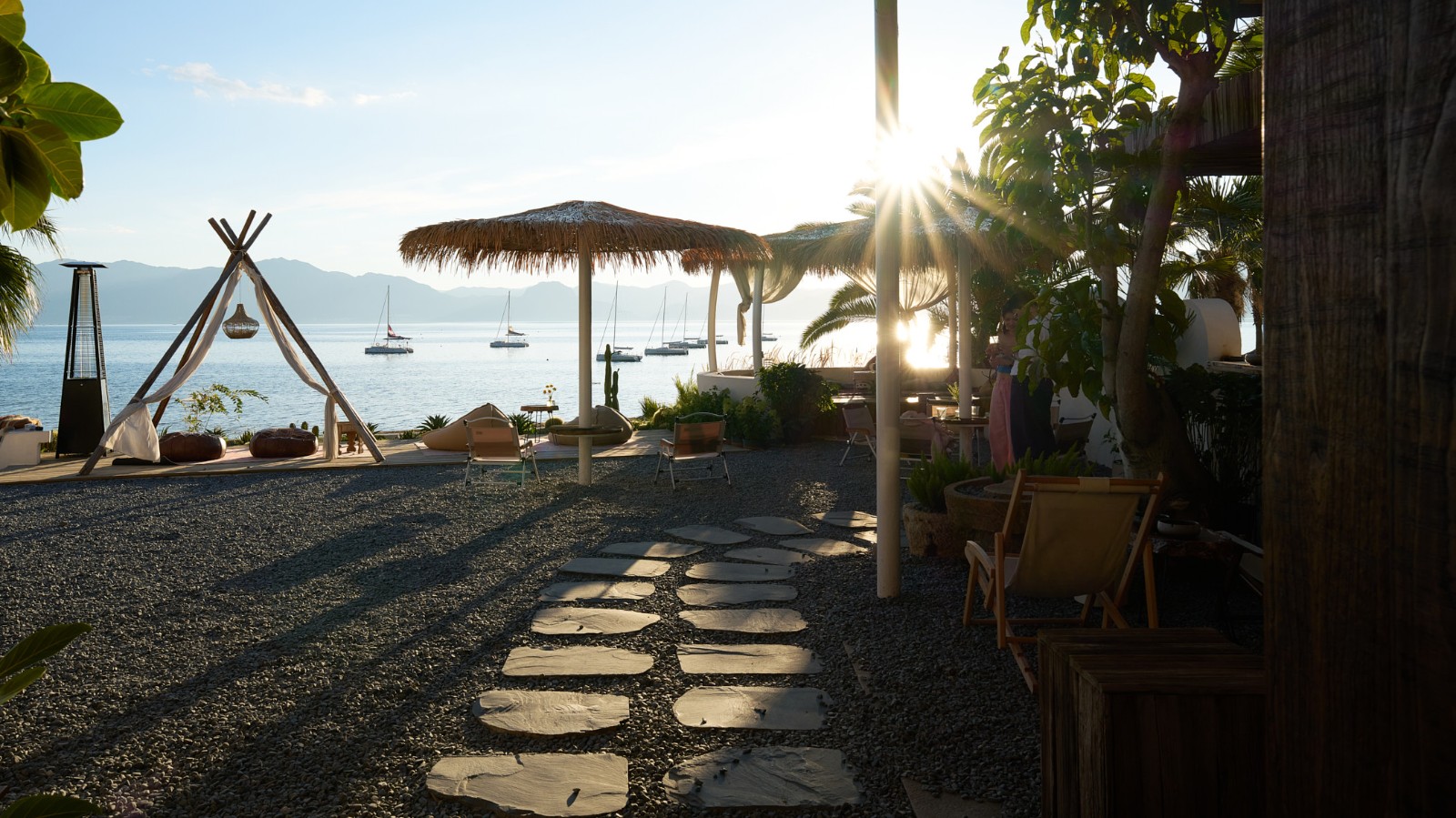 长空新作 · 抚仙湖文旅新地标 阑珊咖啡-12