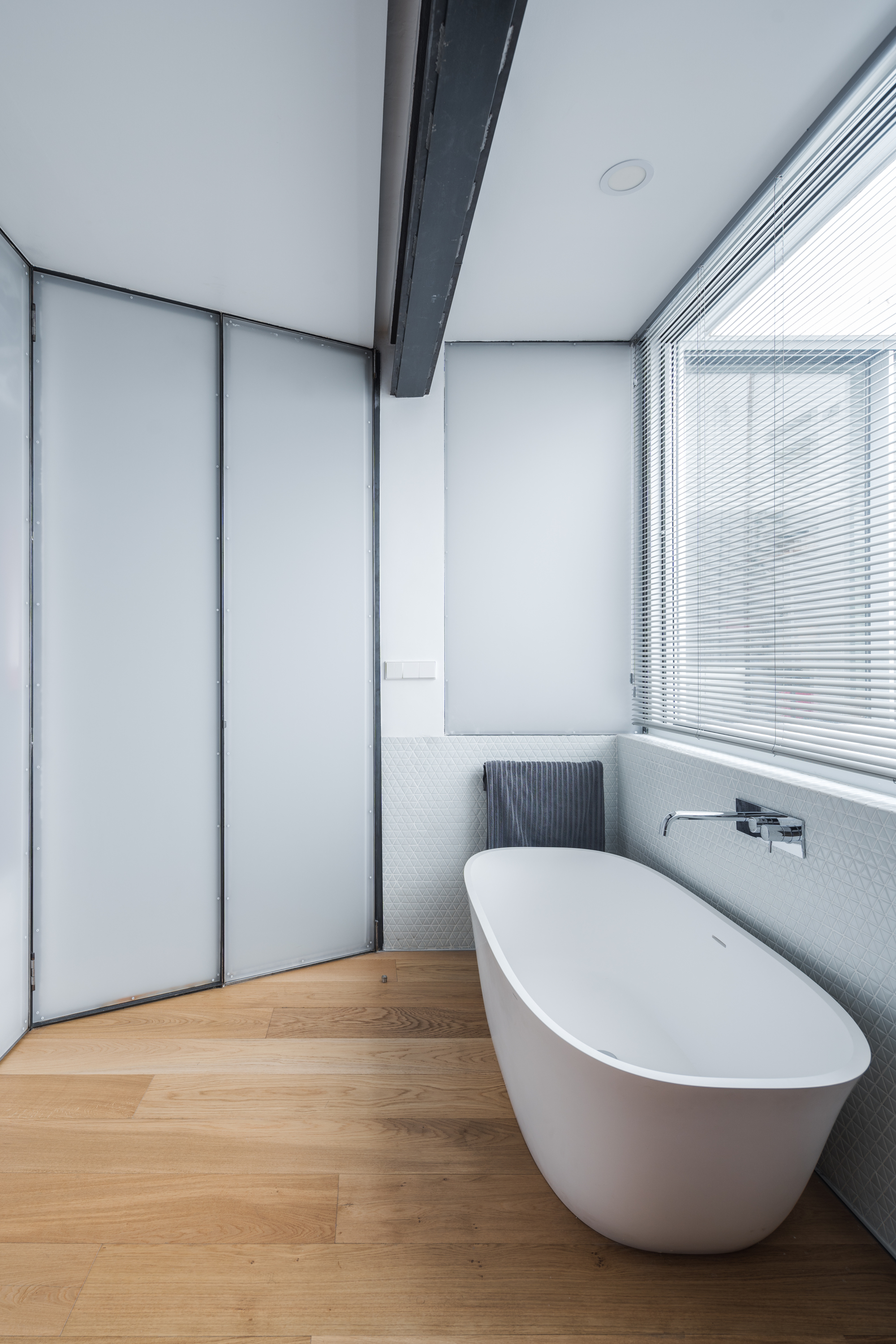 50 年代建筑翻新公寓，打造无界限空间-18