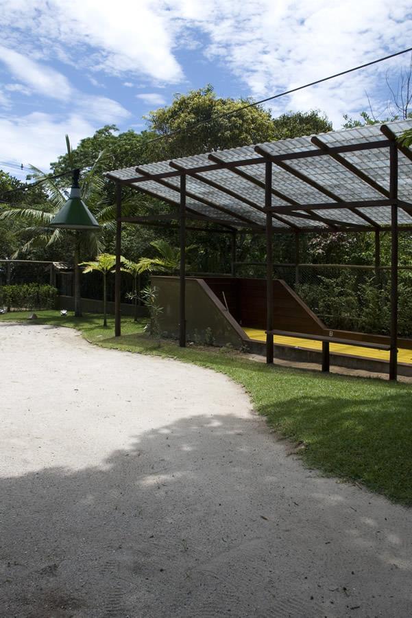 巴西圣保罗海岸线的悬浮玻璃屋-7