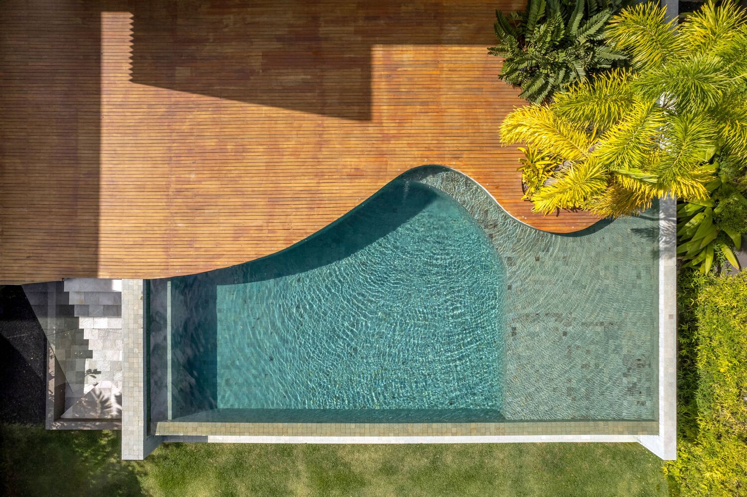 Leo Romano 的优雅 pleated House-48