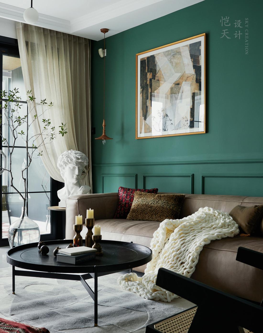 复古墨绿下的秘密乐园-8