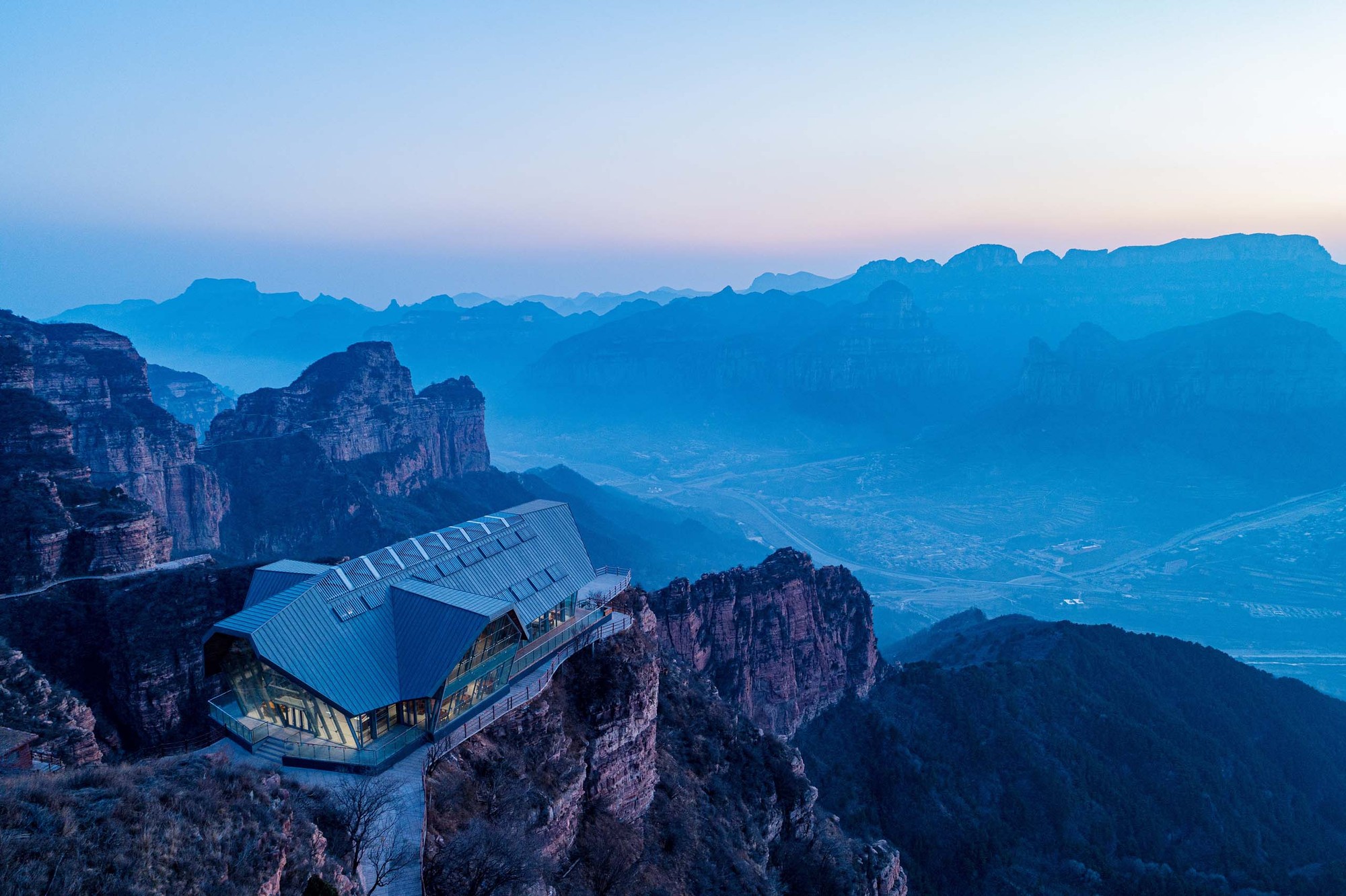 Restaurant on the Cliff / Skyland Architecture-31