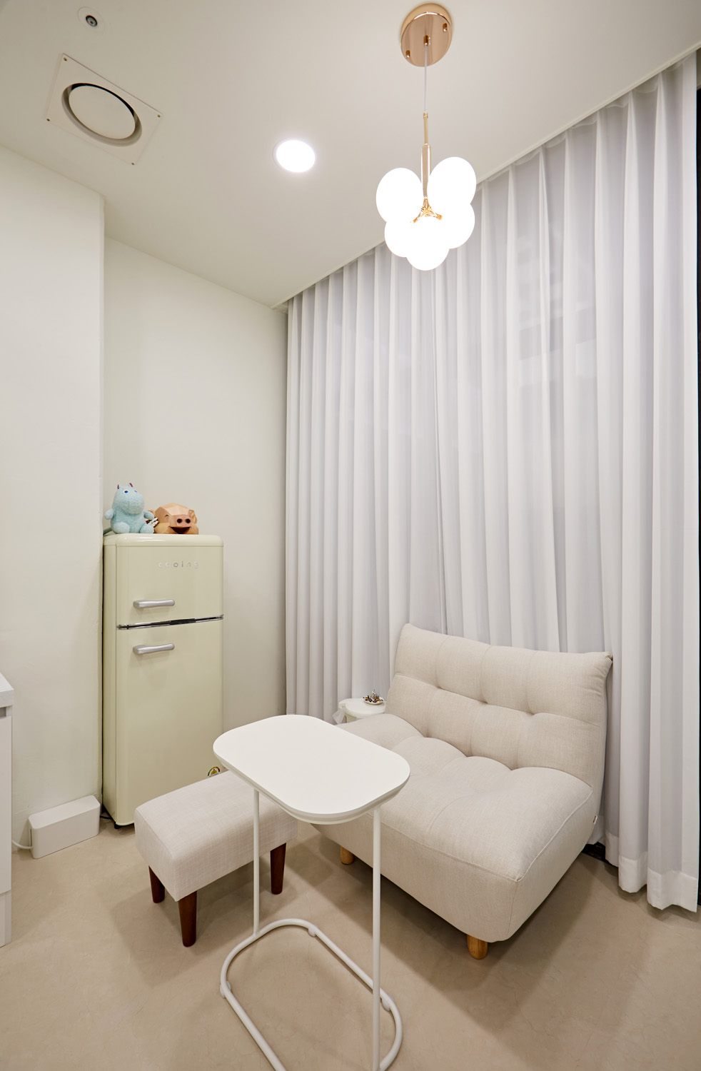 9 平米极简纯白咖啡馆设计，小空间大魅力-14