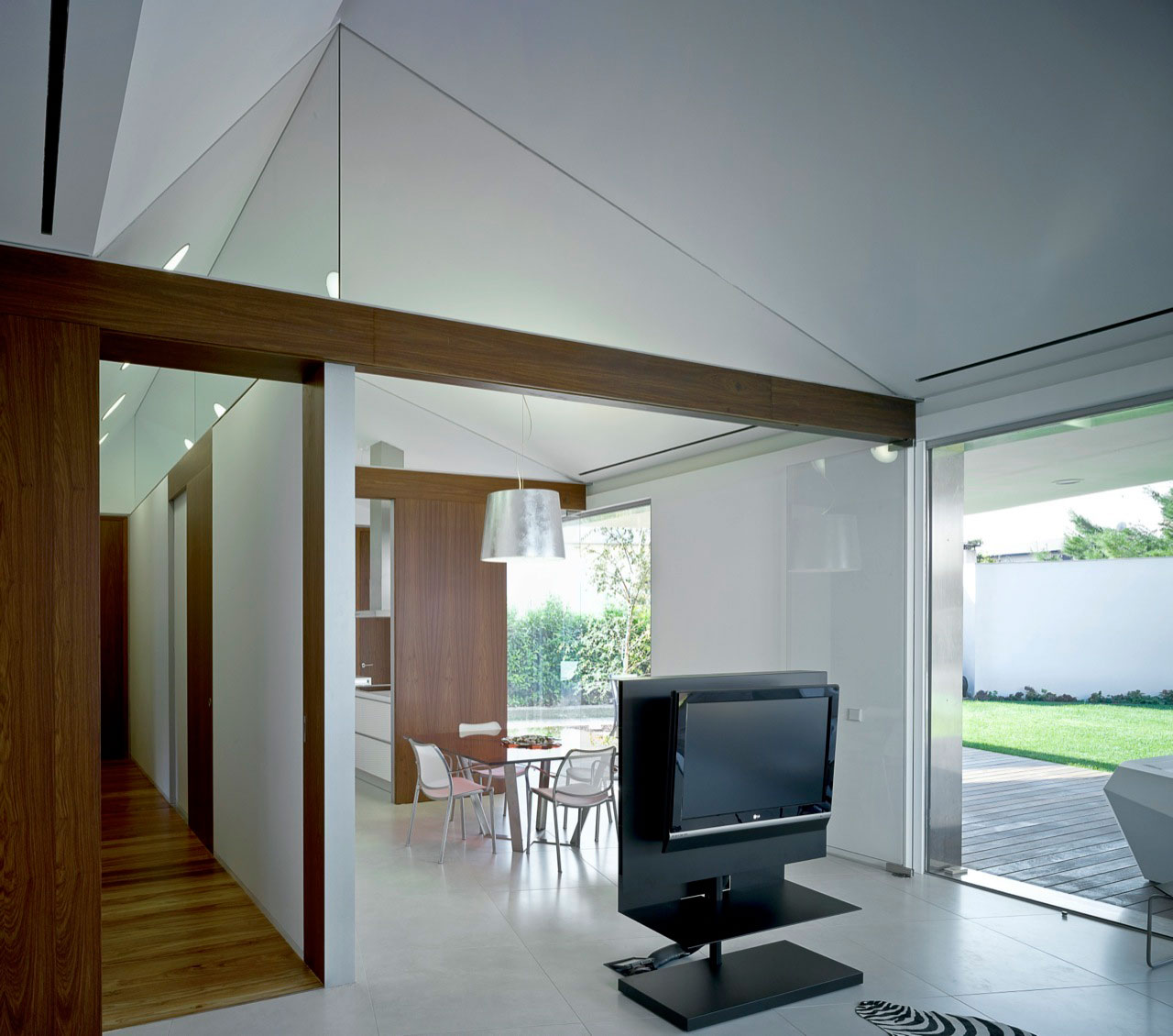 融合自然的西班牙现代住宅——G///bang El Caserón-17