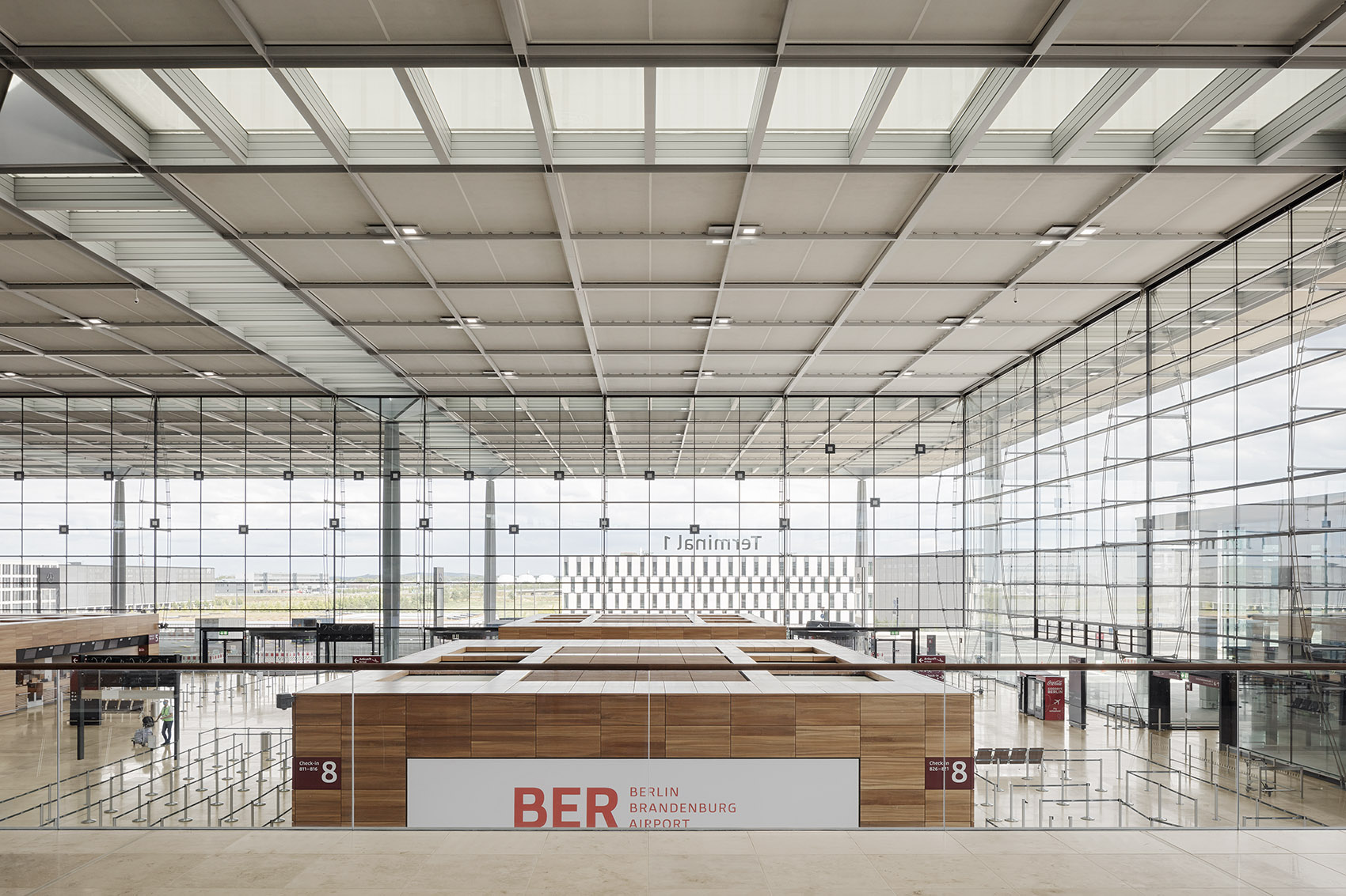 蓄势待发 首航展翅:柏林-勃兰登堡机场正式投入运营 / gmp-37