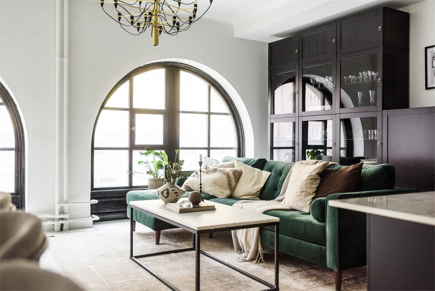 "斯德哥尔摩独特拱窗现代公寓设计"-3