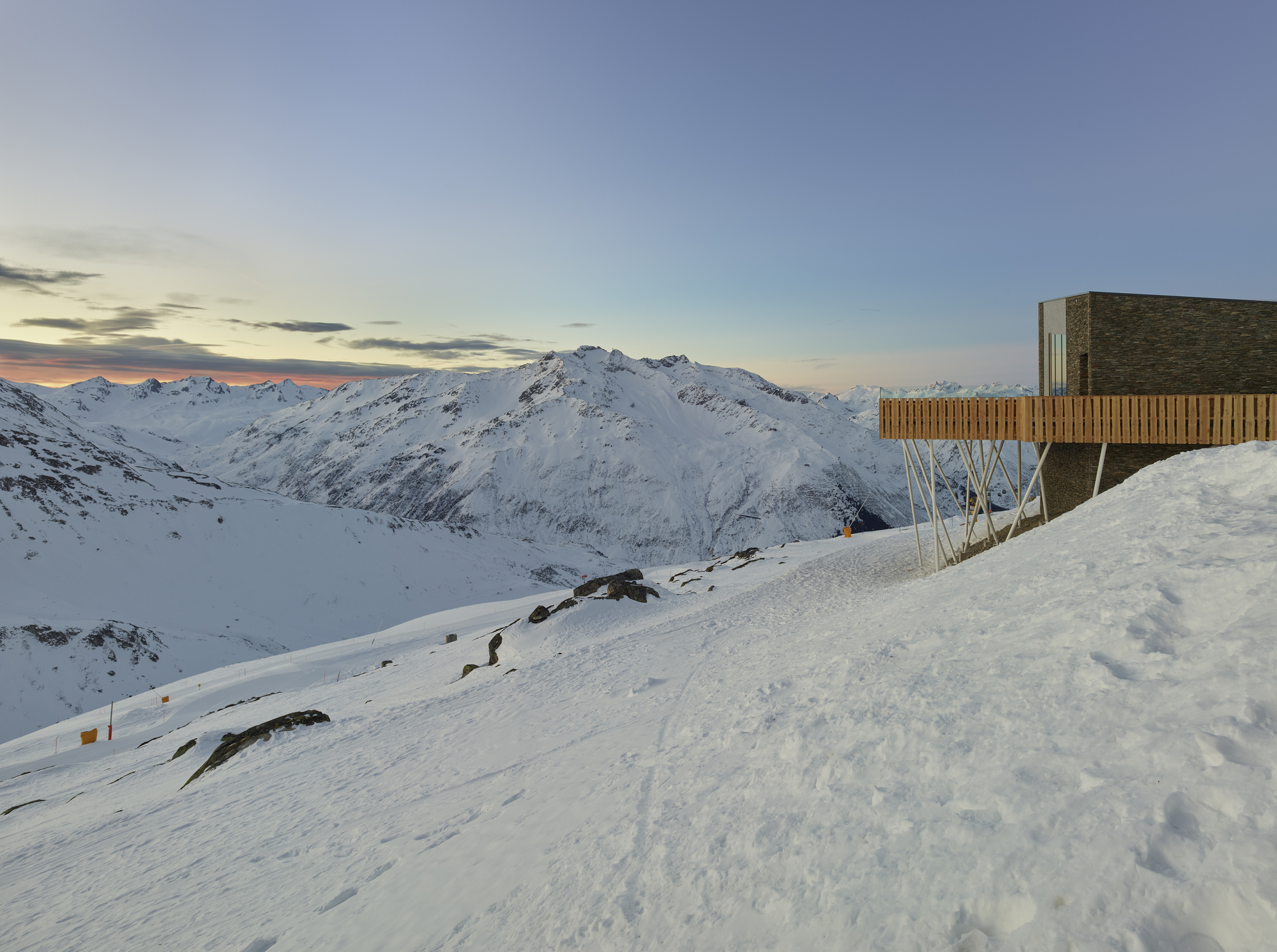 Restaurant Gütsch / Studio Seilern Architect -31