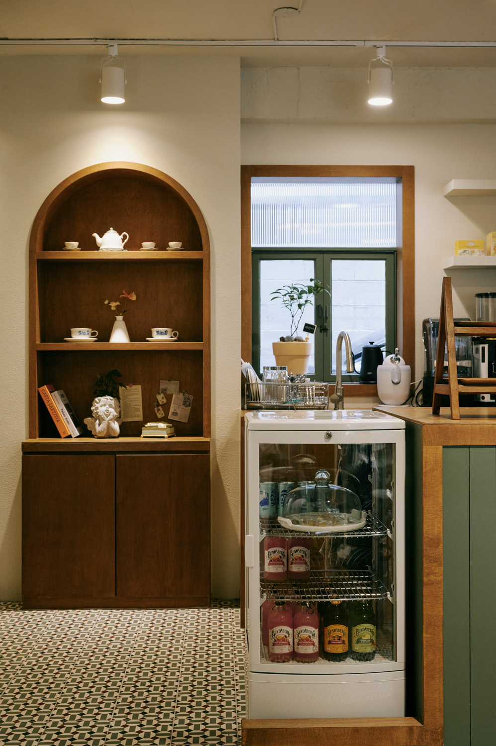 欧式家庭氛围的 15 坪咖啡厅设计-16